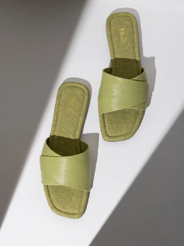 Best Hiking Shoes Online Womens Green Casual Solid Open Toe Flats