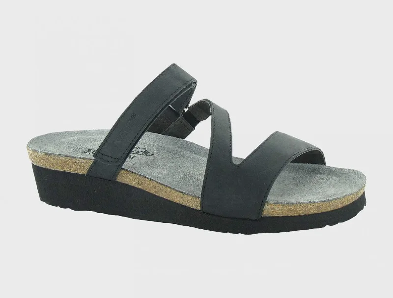 Comfortable Hiking Shoes Naot Gabriela 4016