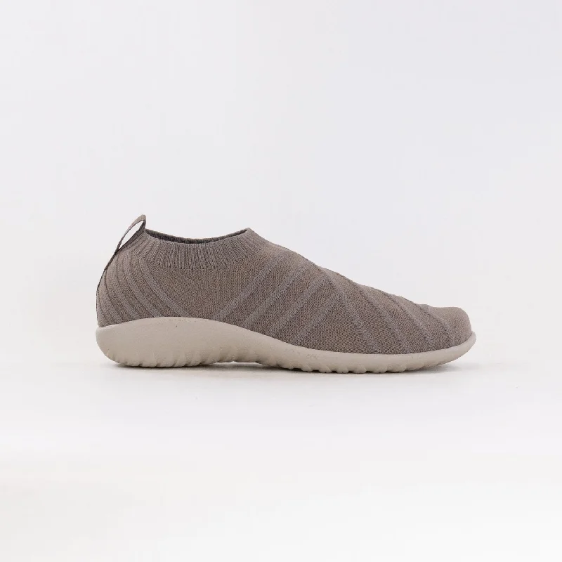 Comfortable Heeled Shoes Naot Okahu (Women's) - Taupe