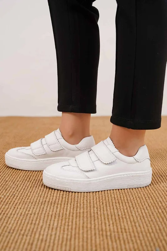 Trendy Sports Footwear VINTAGE VELCRO SNEAKERS